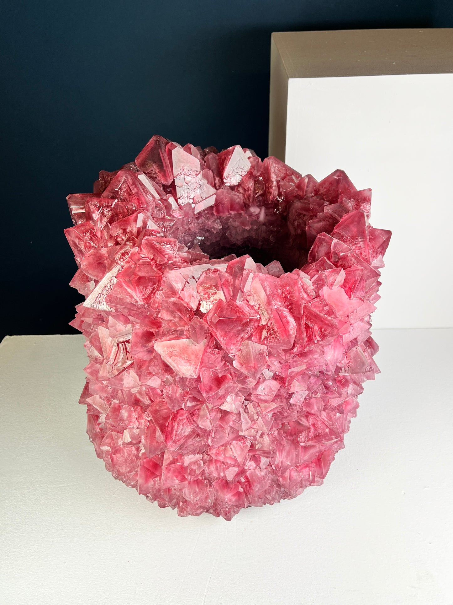 Crystal Vase Large - Intense pink